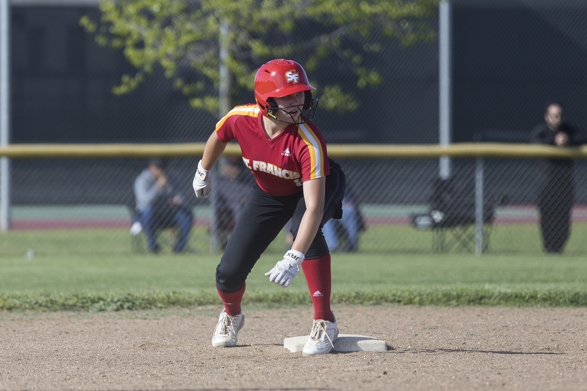 Troubies drop softball opener at Oakmont