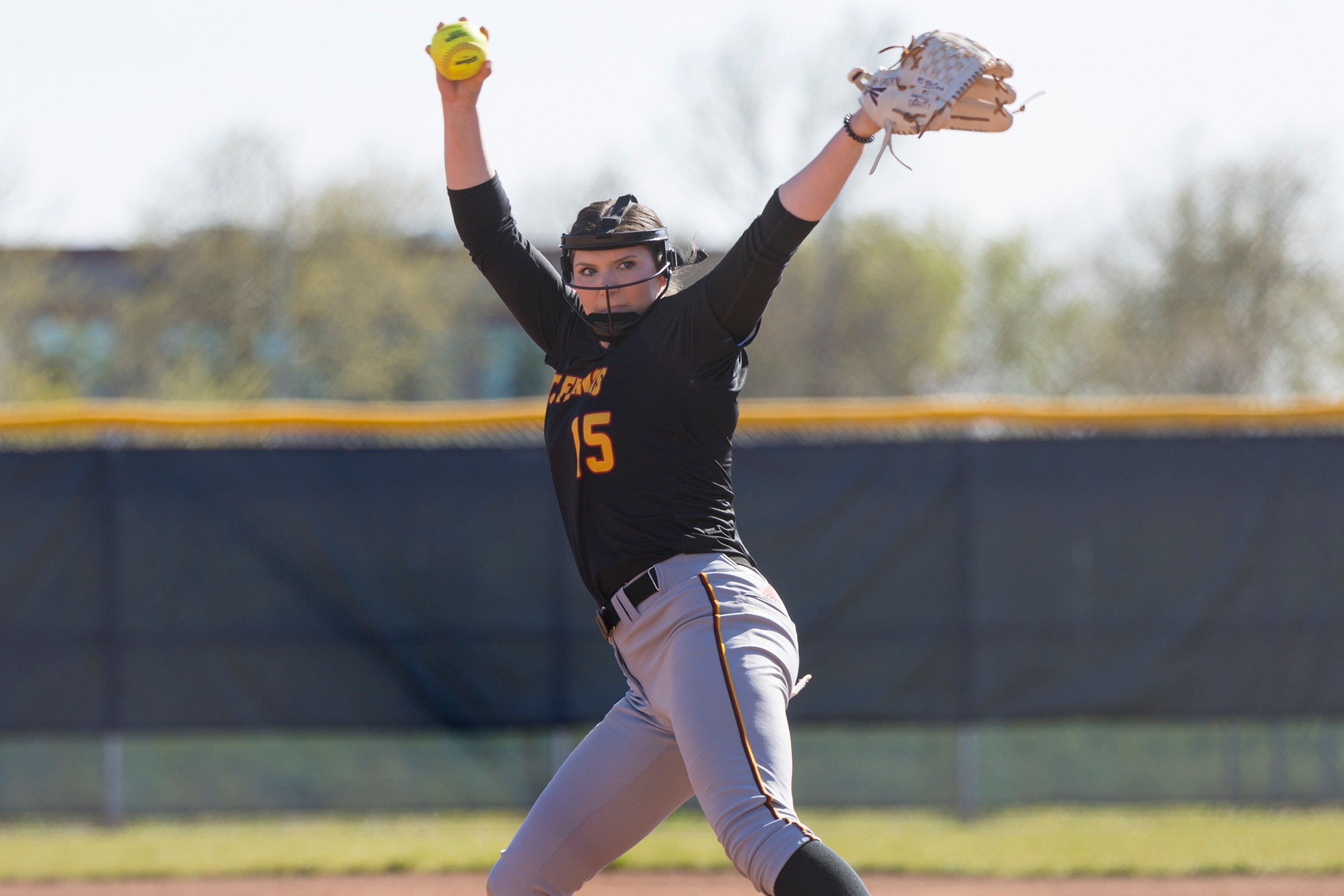 Shea silences Woodcreek bats in 2-1 win