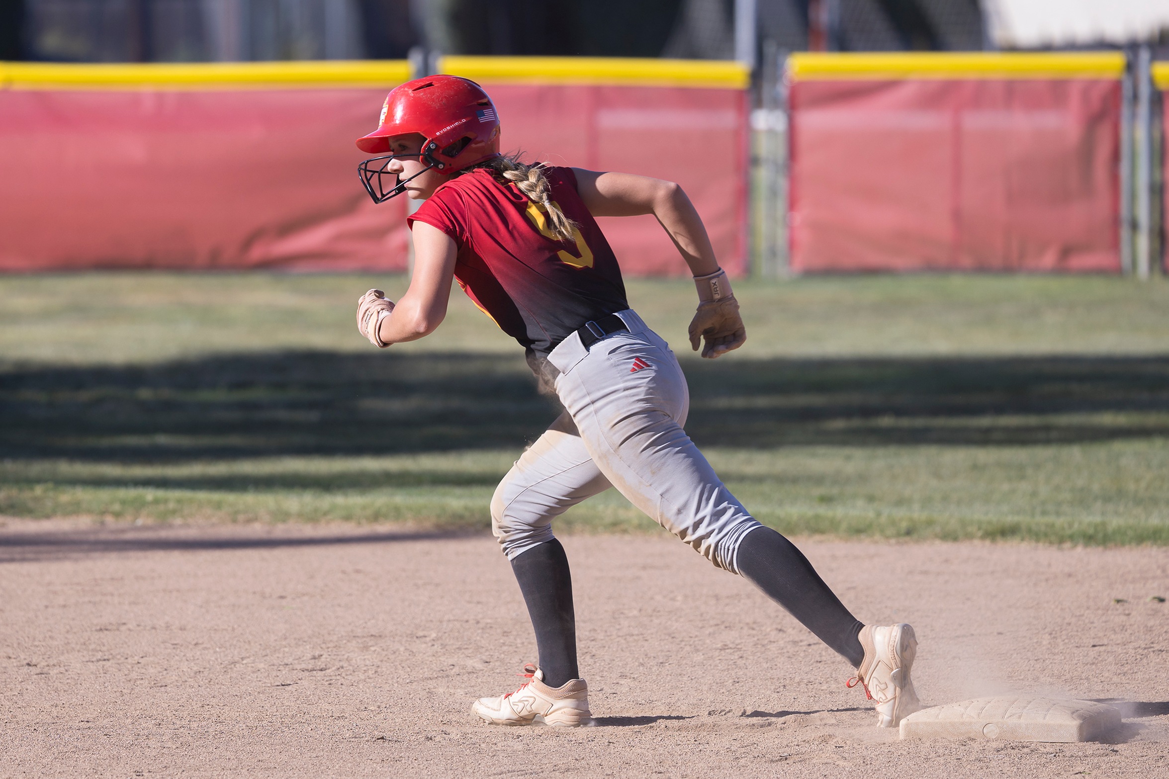 Late Whitney rallies spoil SF comeback effort
