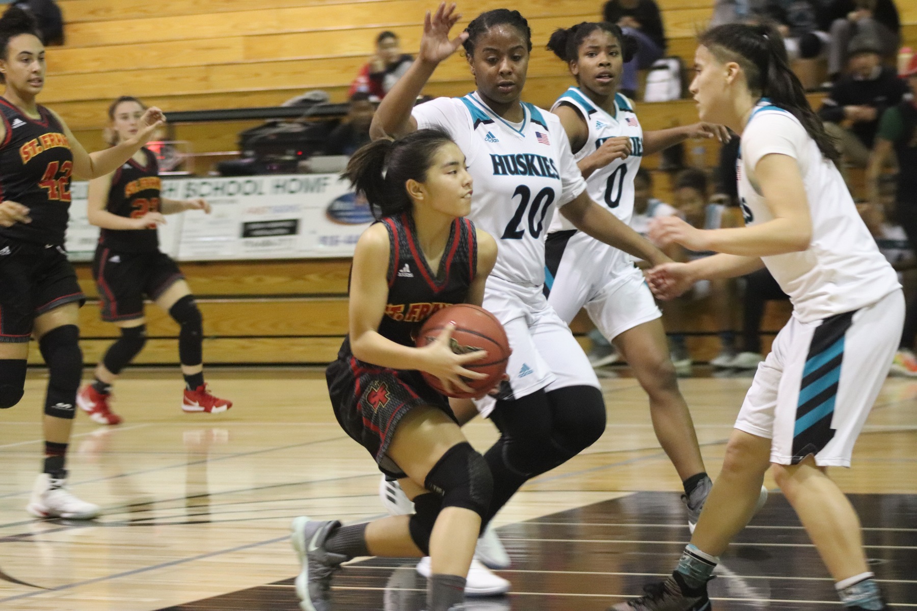 Basketball Wins Second in a Row, Defeats Sheldon on the Road