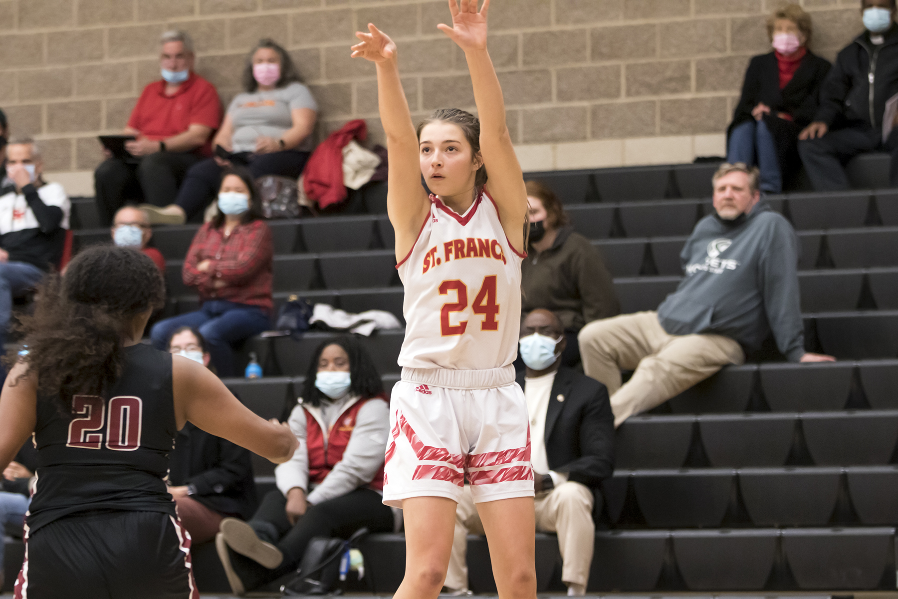 Varsity, JV Gold prevail at Valley tourney