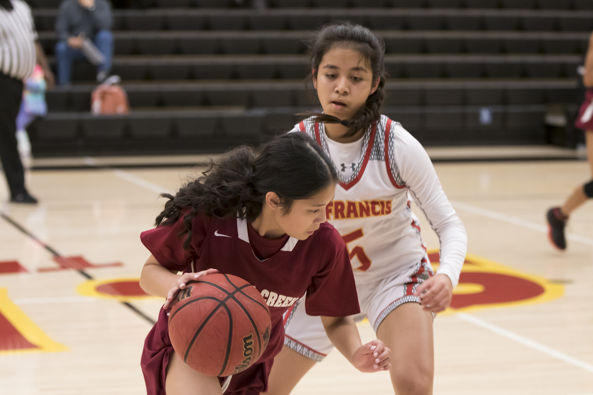 Varsity, JV Gold prevail at Valley tourney
