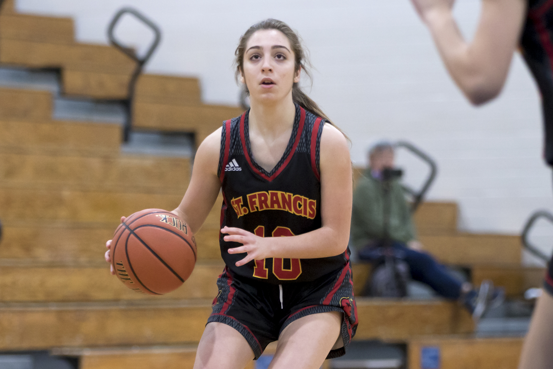 JV Gold hoop rolls past Pacers, 67-13