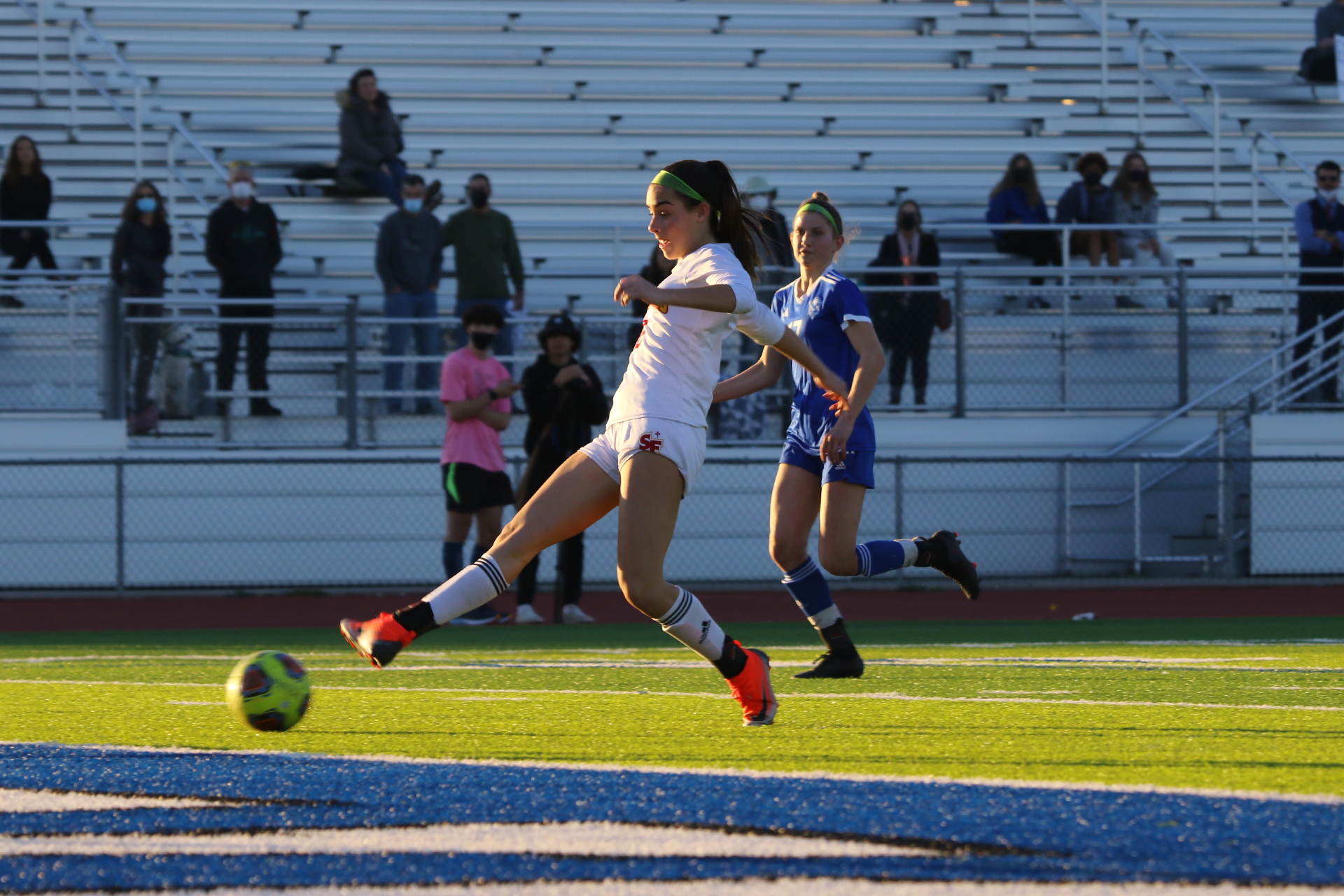 Hafenstein's last-minute goal lifts JV Gold to a 2-1 win