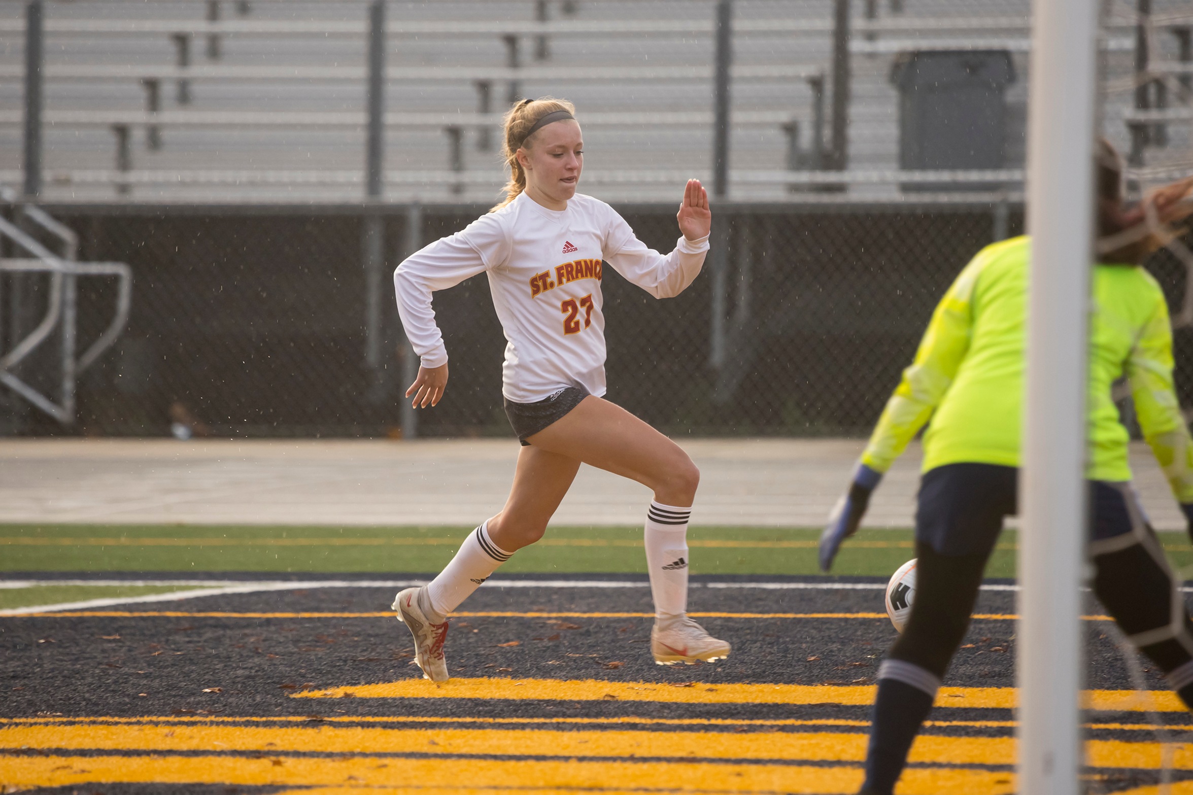 Troubies fall to undefeated Trojans