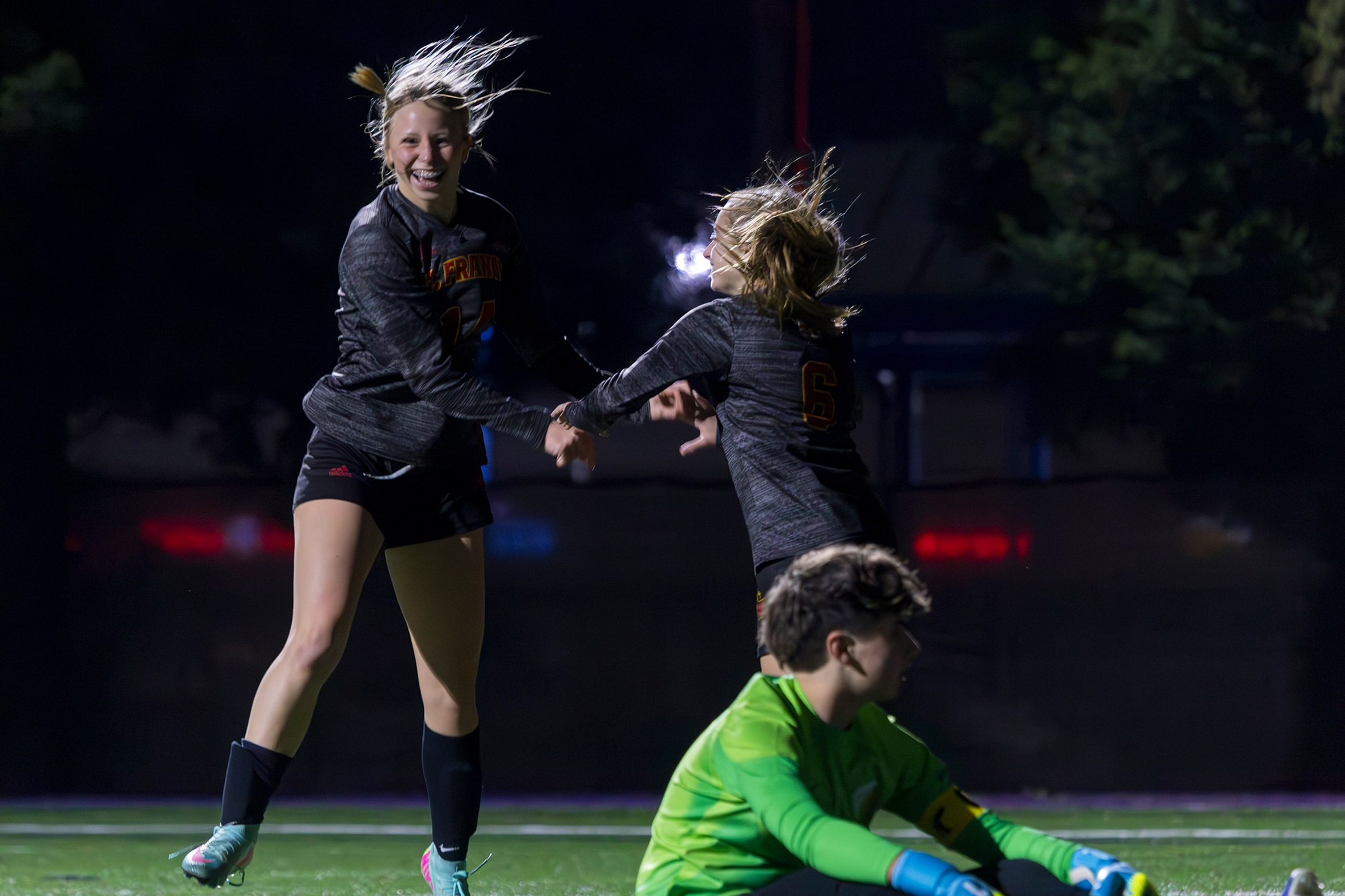 JV Gold explodes to 3-1 win over Oak Ridge