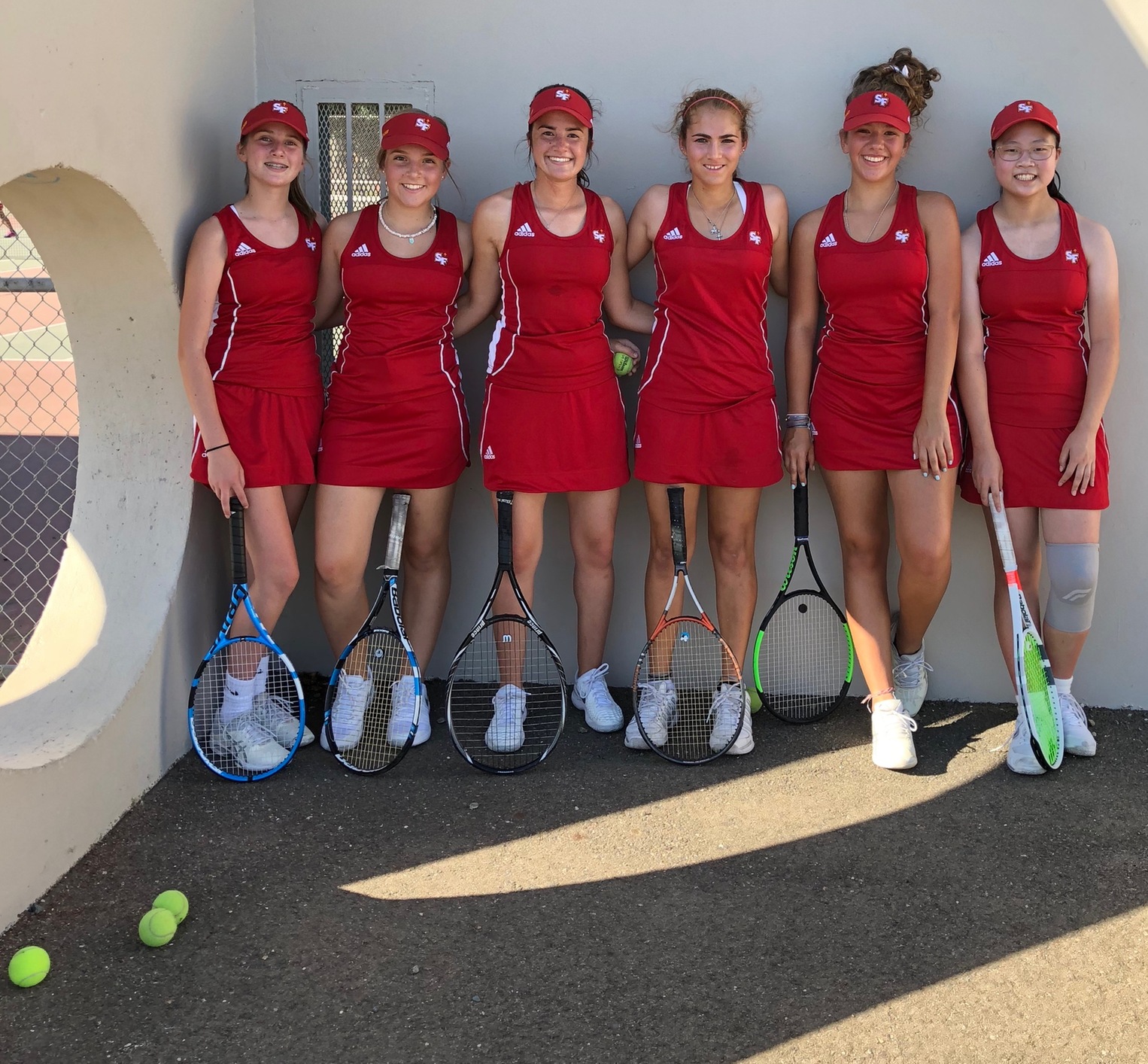 Tennis Serves 8-1 Victory over Elk Grove