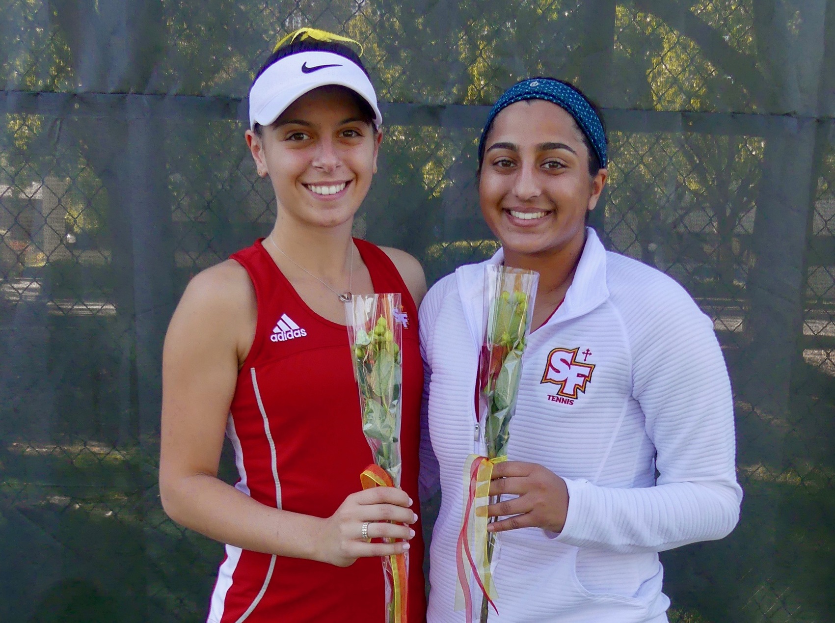 Tennis Sweeps on Senior Day over Elk Grove 9-0