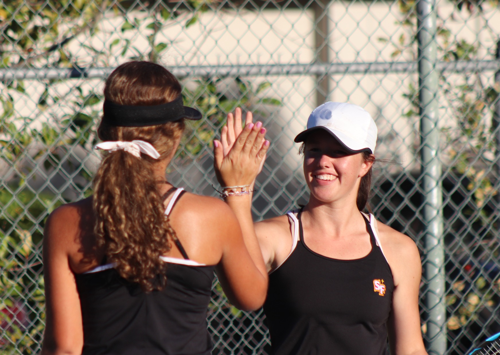 Tennis Defeats Rival Davis 8-1 to Win 10th in a Row