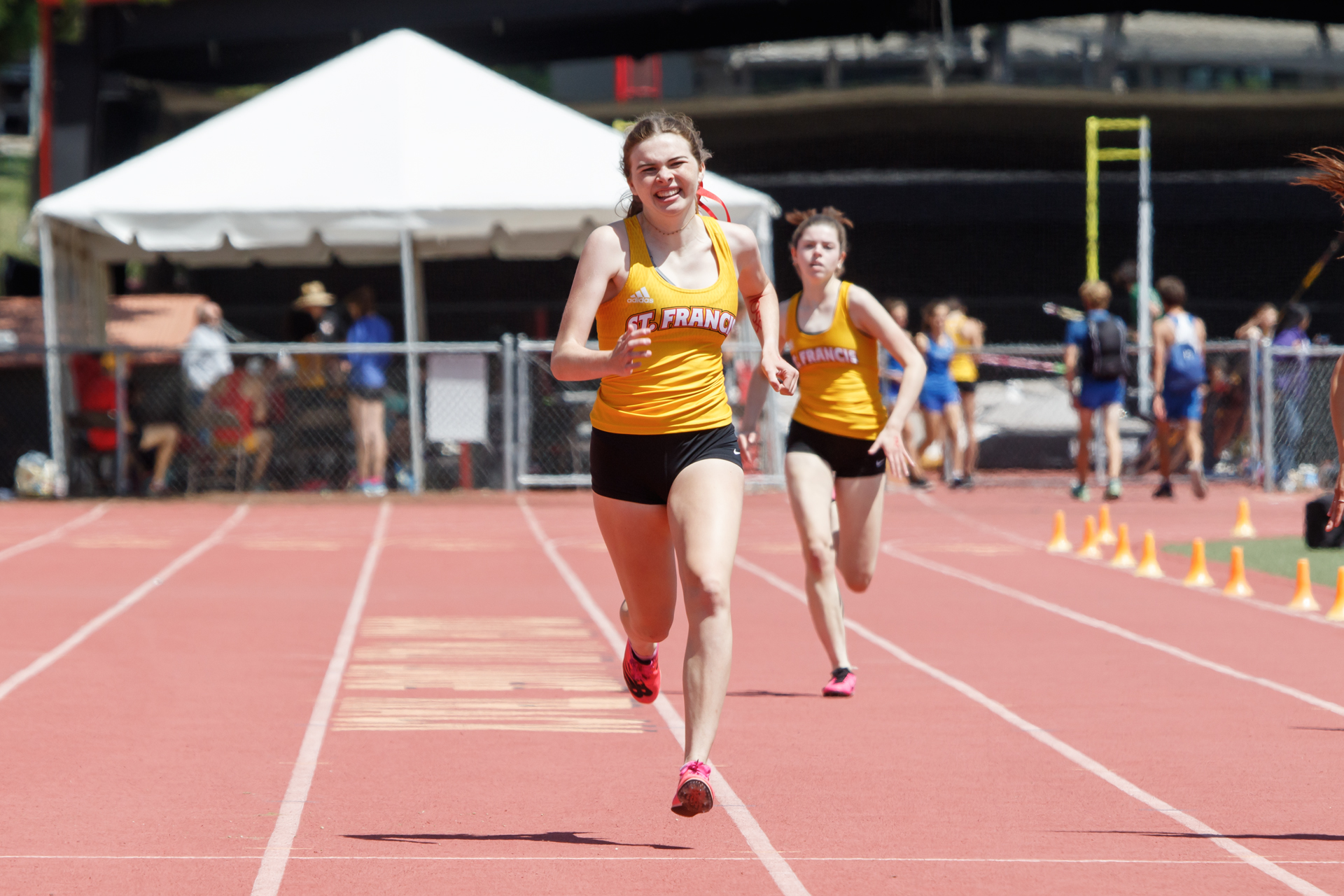 Towne hits 400 PR at Delta League center meet