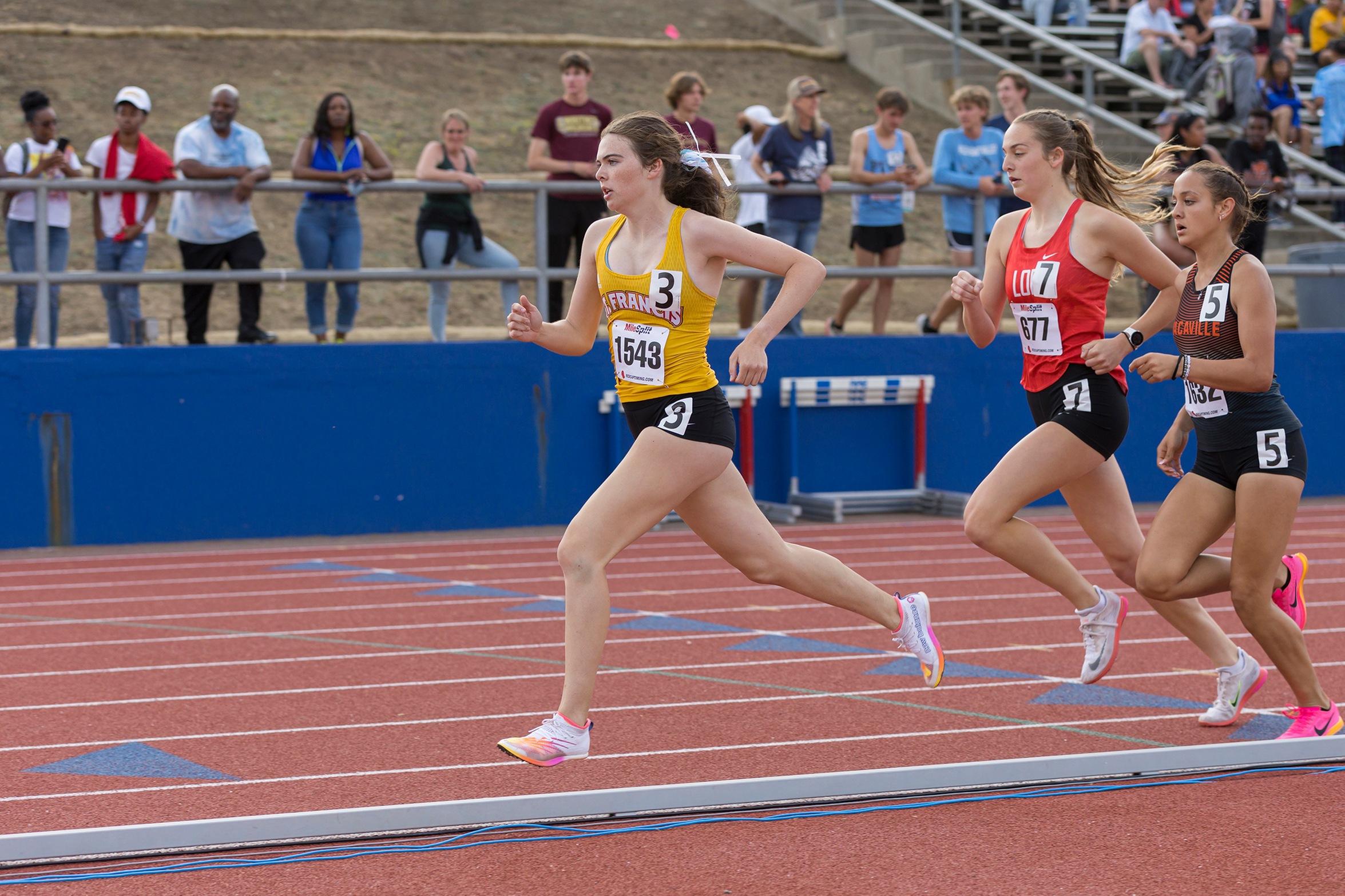 Troubies' 4x800 ties record, qualifies for state championship