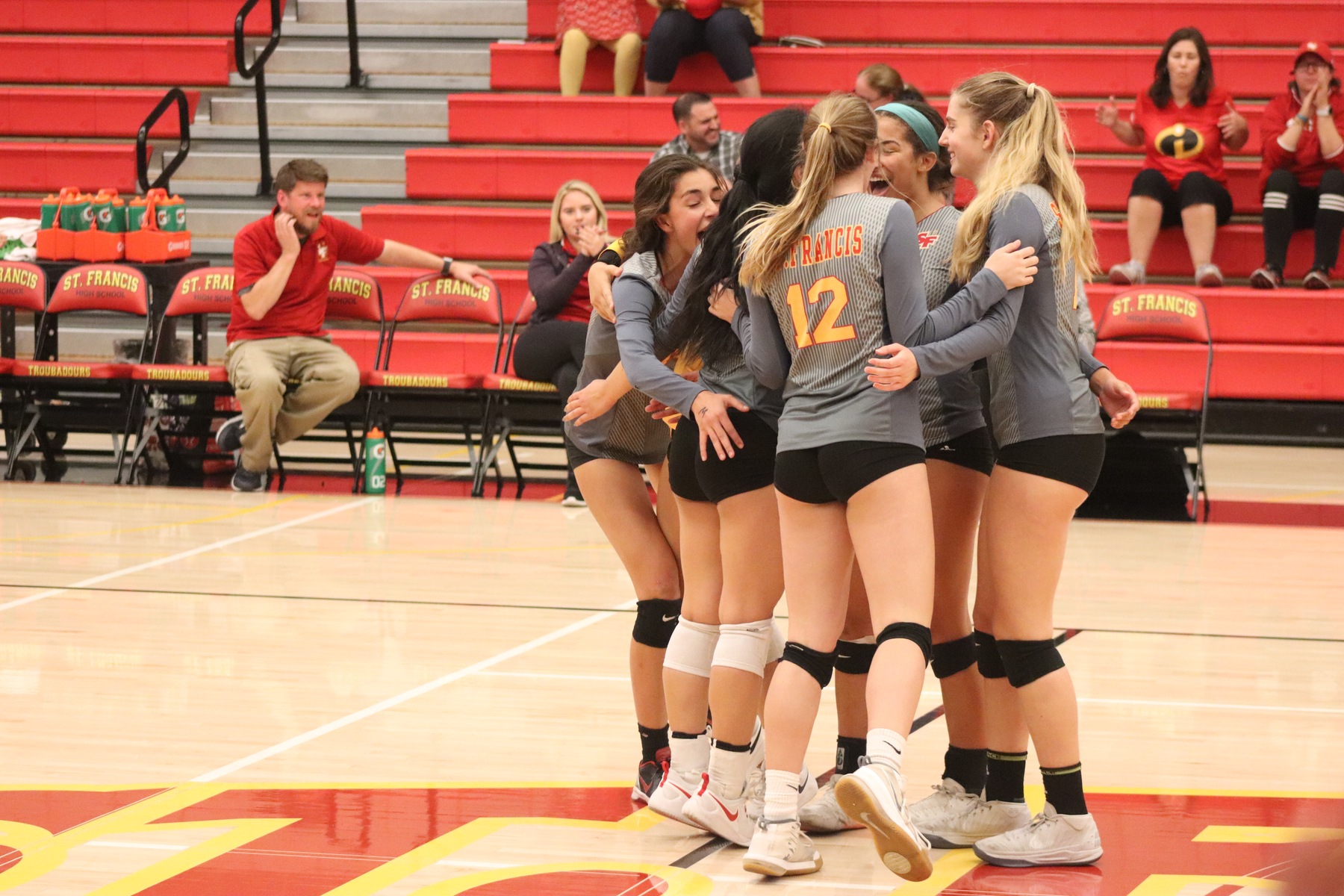Volleyball Advances to Section Championship Match, Plays Oak Ridge Saturday
