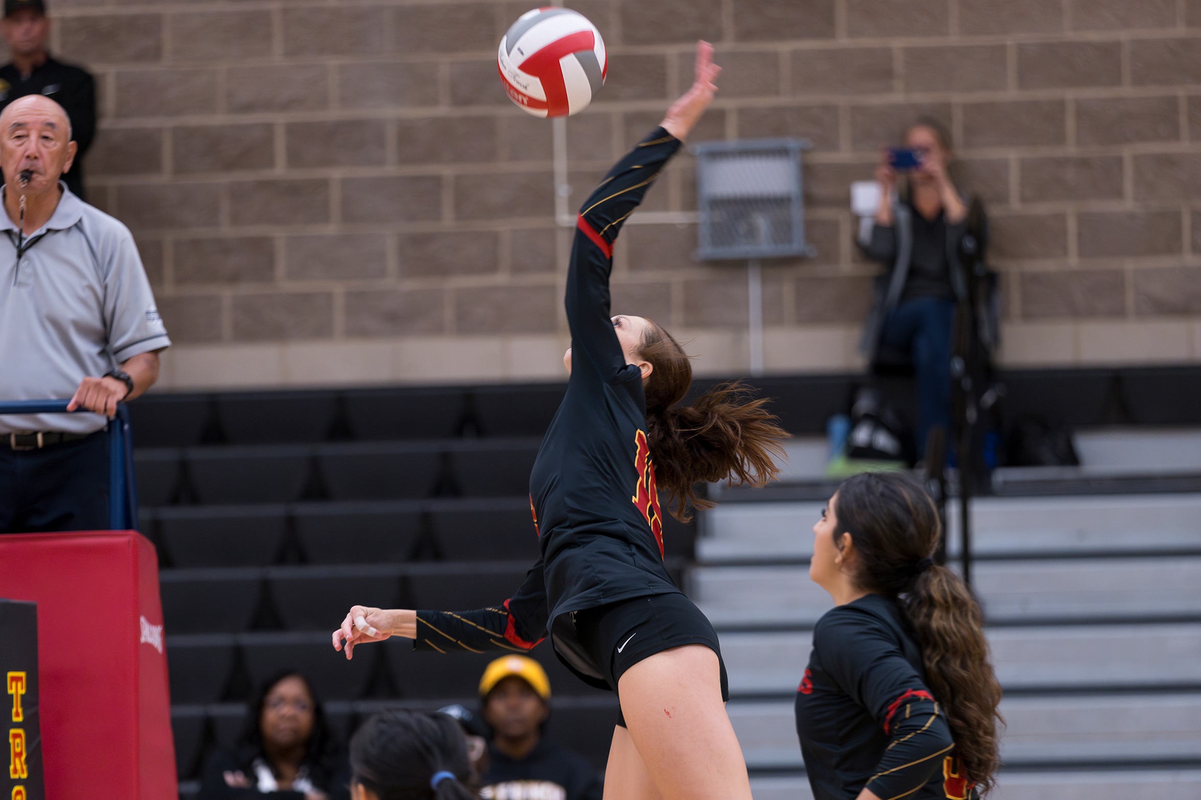 Troubies fall in pivotal five-set match with Del Oro