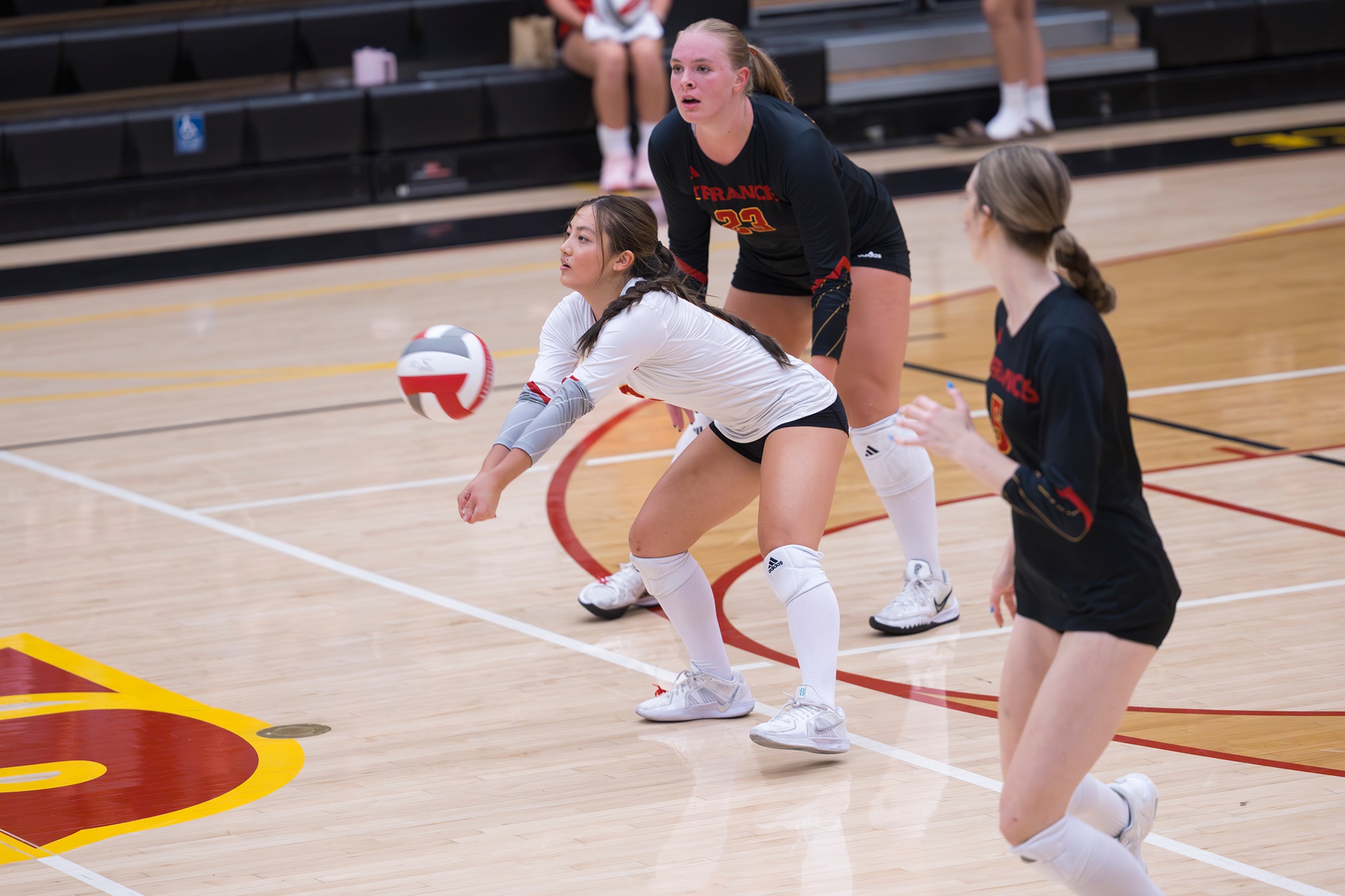 Del Oro outlasts Troubies in five-set volleyball slugfest