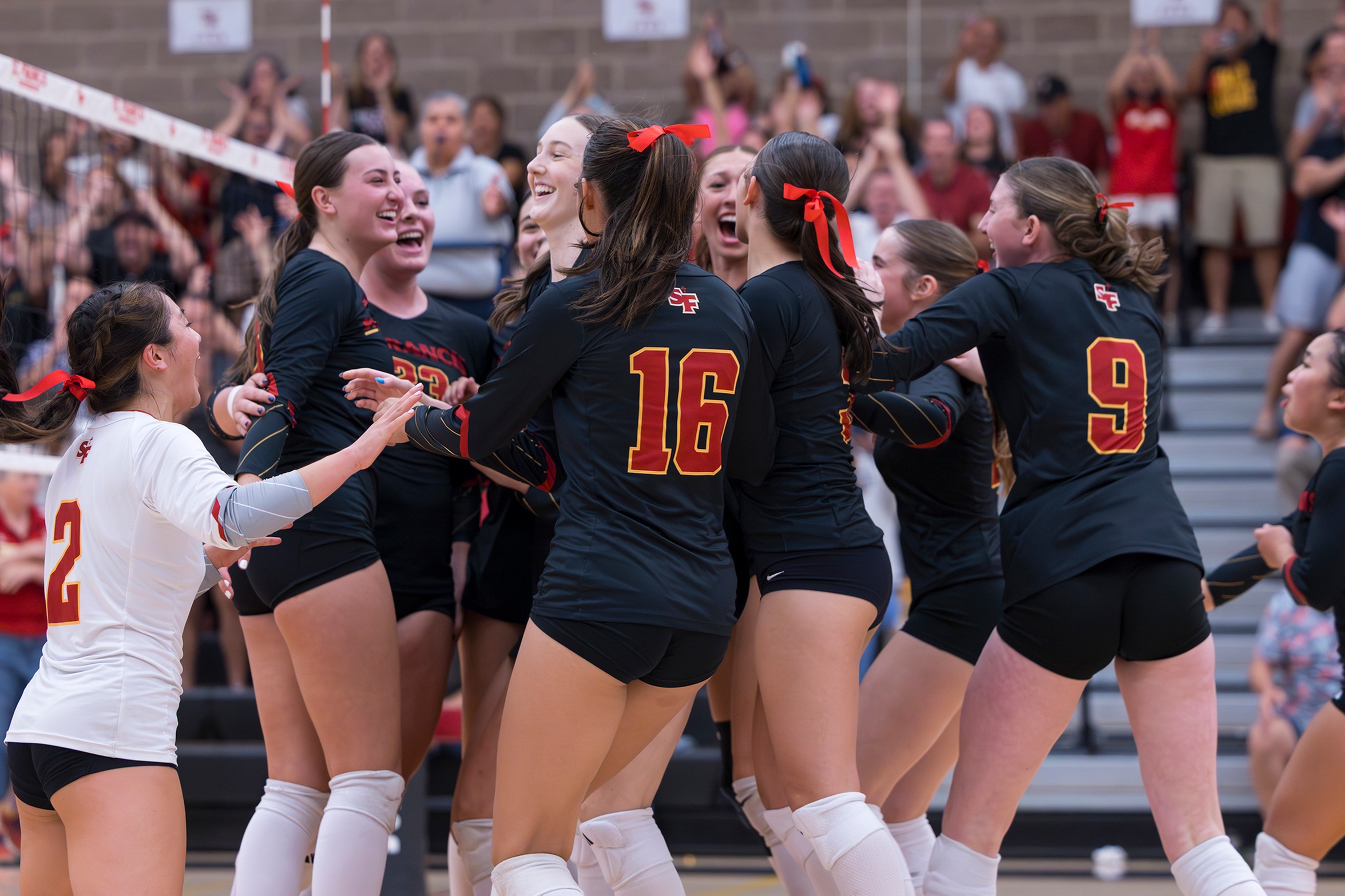 Third-set thriller caps SF sweep at Holy Court